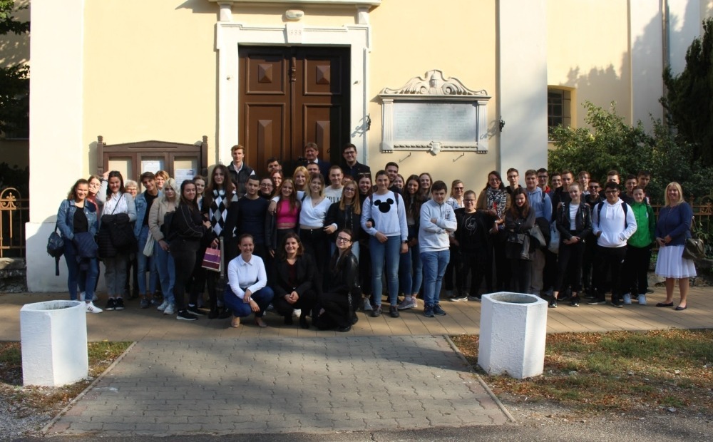 Kapocs - vagyis Közéiskolai Találkozó. Kapocs a fiatalok között, kapocs egymás és Isten között!